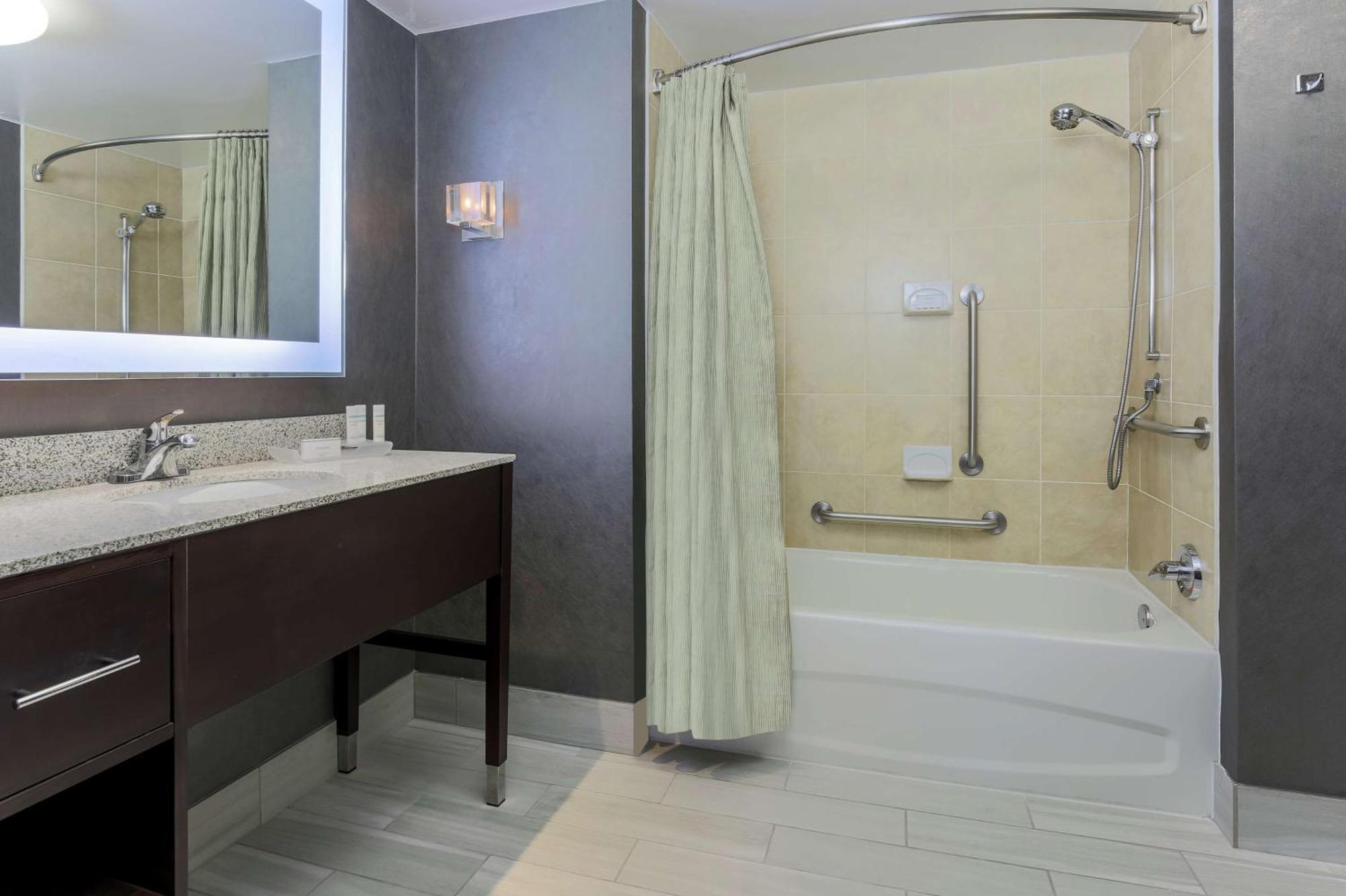 Homewood Suites By Hilton Long Island-Melville Plainview Eksteriør bilde